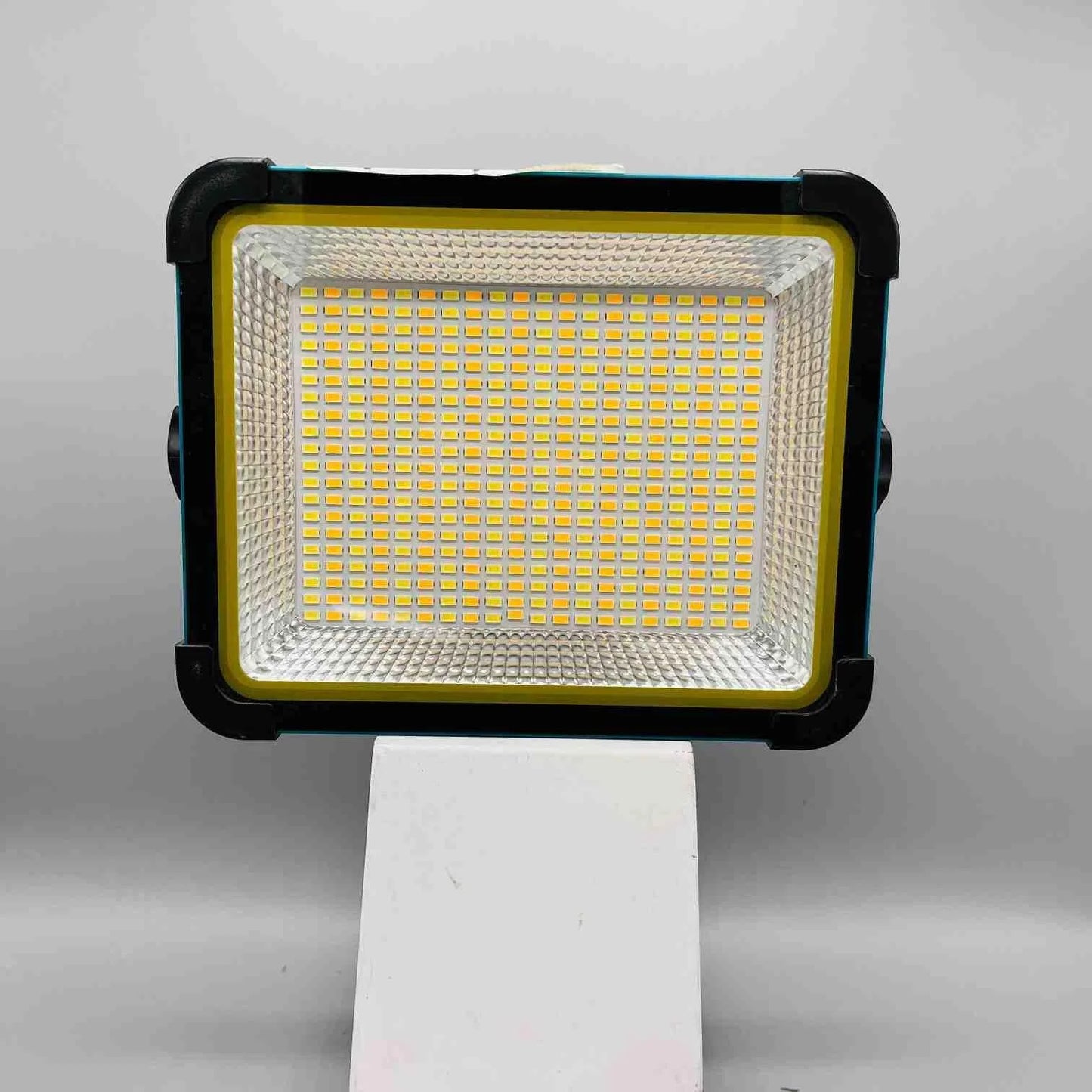 Solar & Rechargeable LED Flashlight | Flashlight with Li-ion Battery 3.7V/1500 mAh - khan American Tools