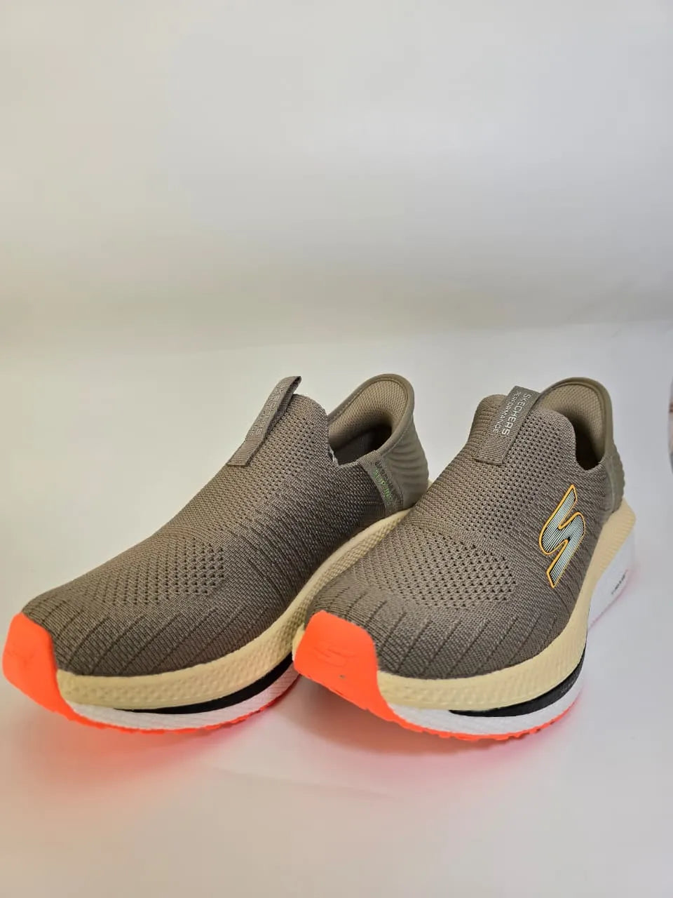 Skechers Hyper Burst Pro V2 Shoes For Men Brown - khan American Tools
