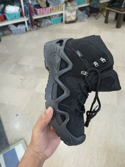 Men’s MId-Top All Season Boots Lace-Up Breathable Hiking and Outdoor Sports Shoes British Retro Motorcycle Style Durable Non-Slip Comfortable Casual Footwear