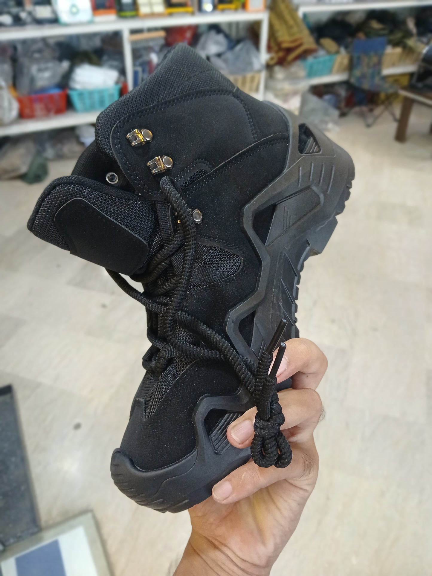 Men’s MId-Top All Season Boots Lace-Up Breathable Hiking and Outdoor Sports Shoes British Retro Motorcycle Style Durable Non-Slip Comfortable Casual Footwear