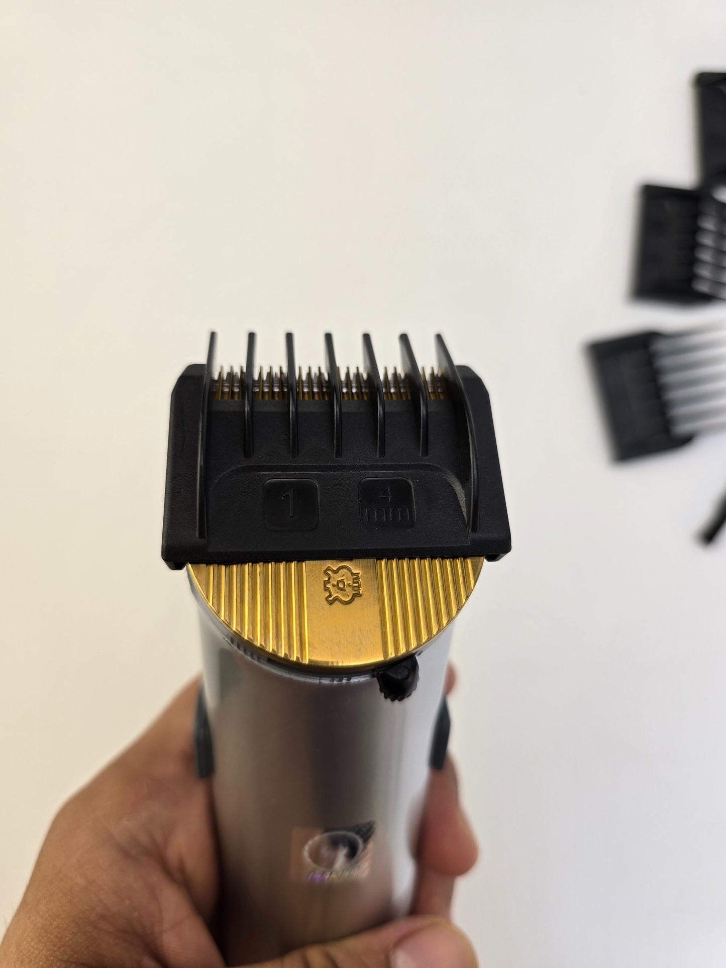 Dingling RF-609 Hair Trimmer | Hair Trimmer With 150mAh Power For Men - khan American Tools