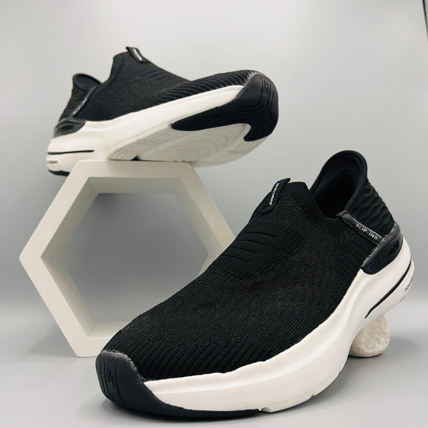 Air Hyper Burst Skechers in Black | Max Cushion Hyper Brust Skechers