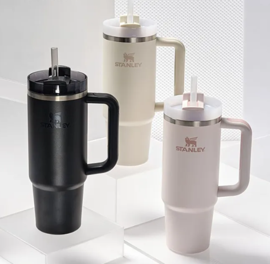 #waterbottle #bottle #water #waterbottles #fitness #drinkingwater #bottles #healthy #stainlesssteel #purewater #vacuumflask 
