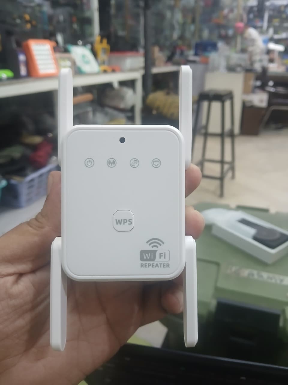 WiFi Repeater with Hidden Spy Camera – Dual Antenna Range Extender & Secret Camera